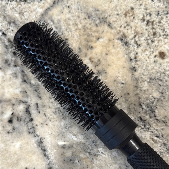 NEW ERGO Round Brush - Picture 4 of 4